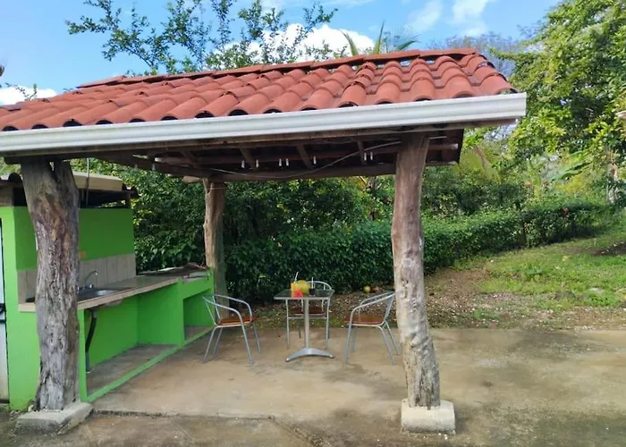 House In ,belen De Nosarita Cuajiniquil